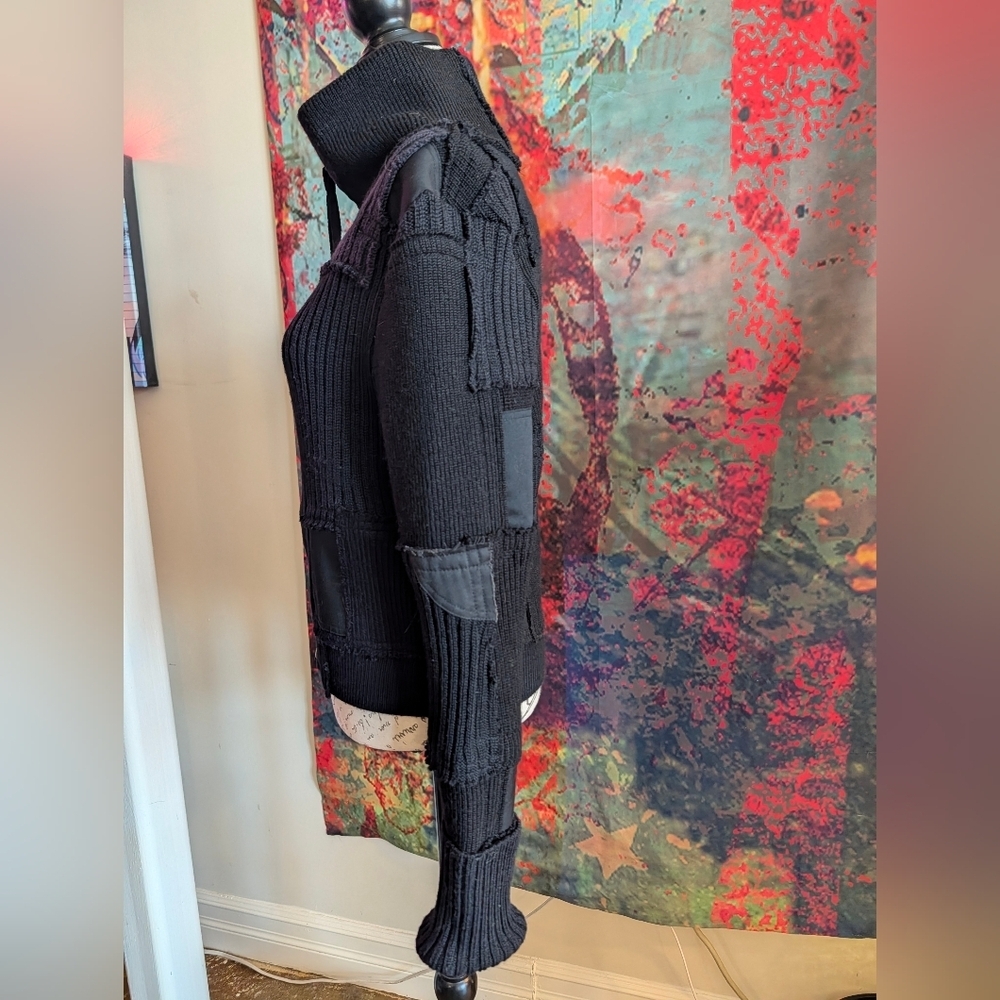 Icelandic Design (Aftur) Army Zip Up Wool Sweater (Black, S/M). - Picture 2 of 9